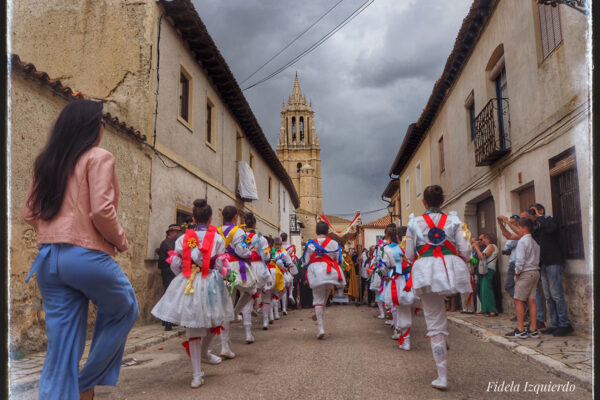 Grupo de paloteo en la Procesión del Corpus Christi